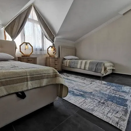 2 Plus 1 In The Center Of With A View, 4 Minutes To The Beach Apartment *